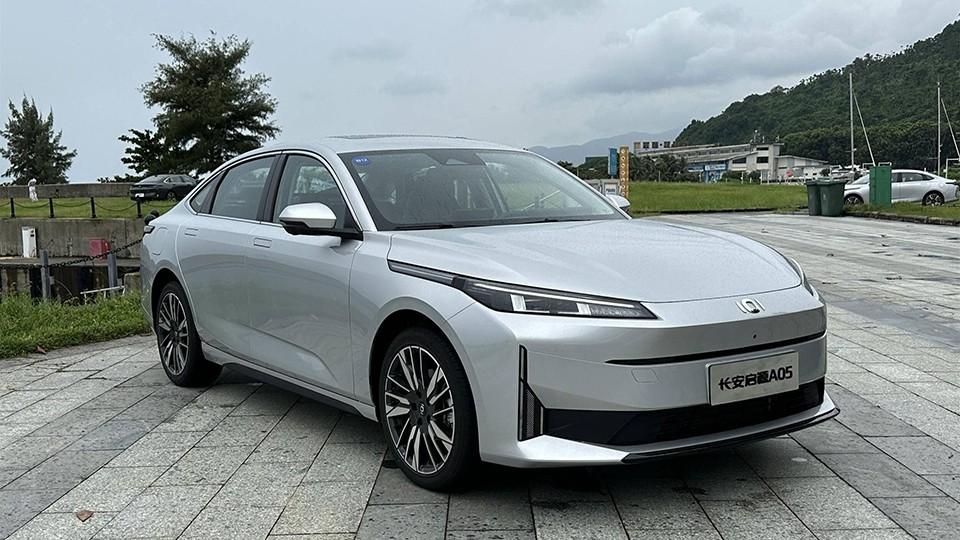 2024年汽車價(jià)格戰(zhàn),插混與純電,更適合買混動(dòng)?