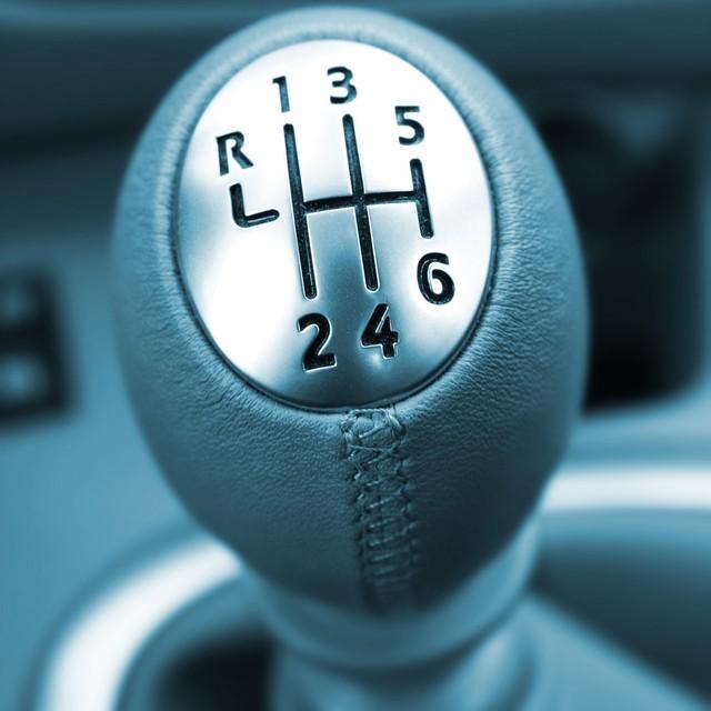 手動擋的車能不能空擋滑行?老司機:10年經(jīng)驗告訴你