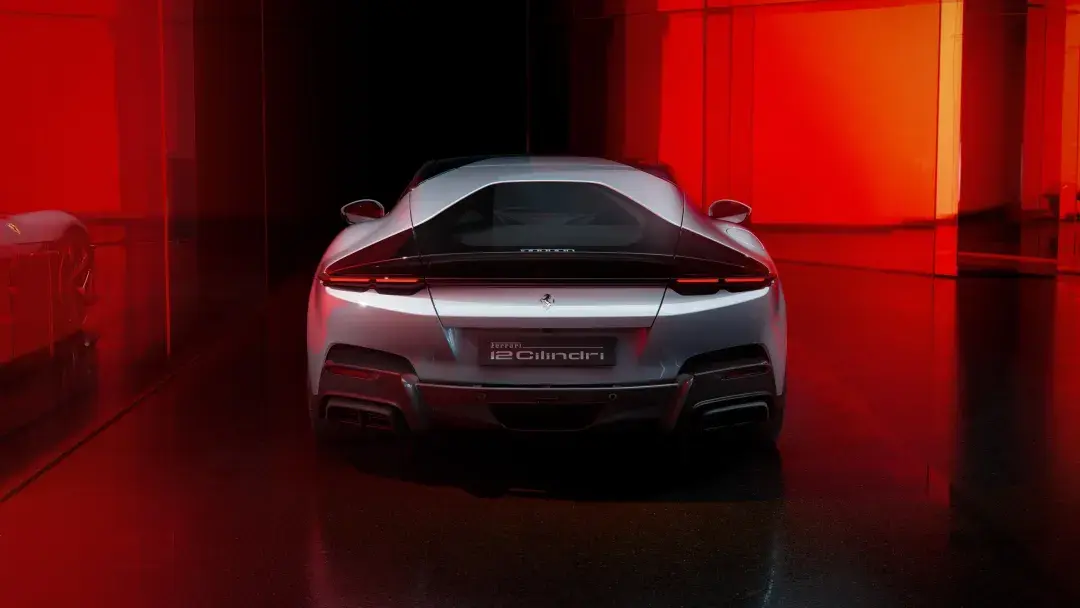 V12、9500轉(zhuǎn),法拉利總是不會讓人失望