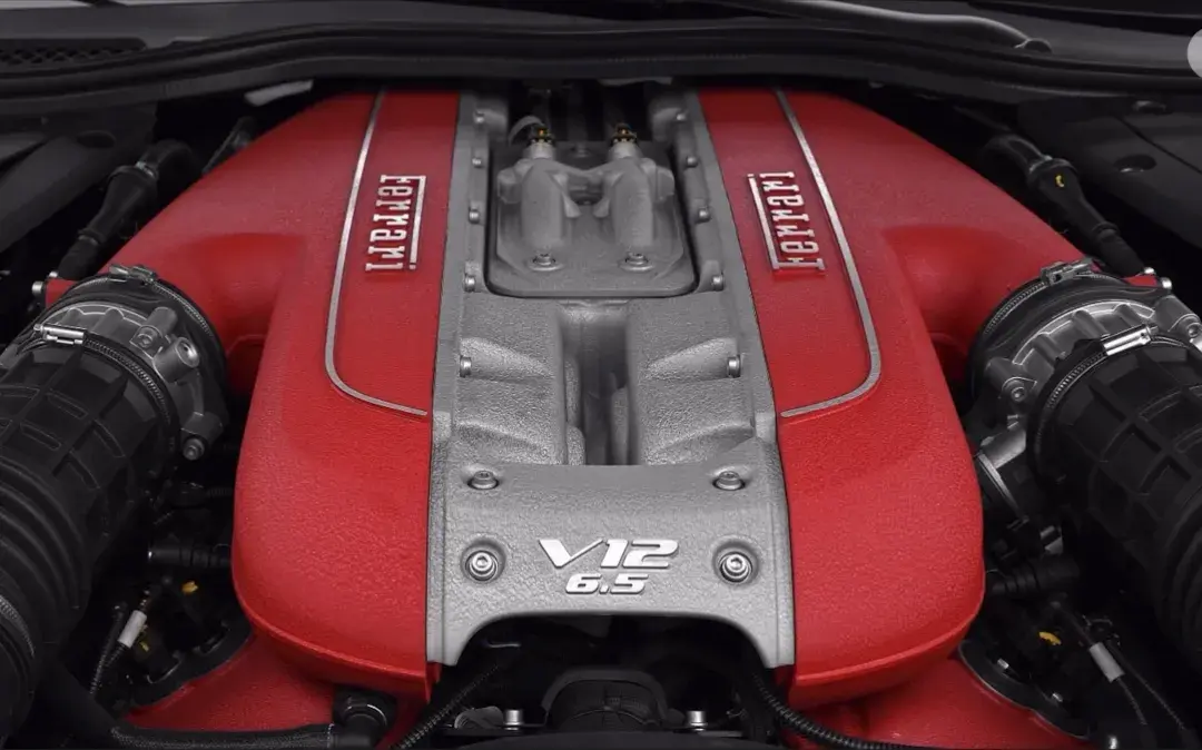 V12、9500轉(zhuǎn),法拉利總是不會讓人失望