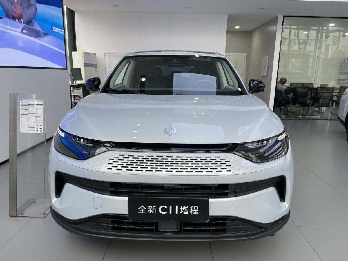 零跑全新C11到店,新車有哪些優(yōu)缺點(diǎn),值得買嗎?深度體驗(yàn)告訴你