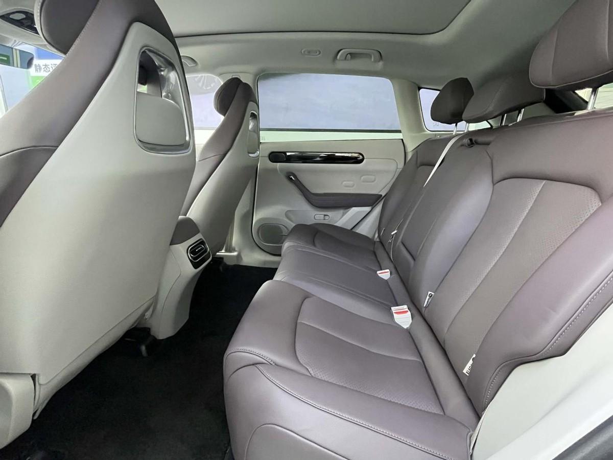 零跑全新C11到店,新車有哪些優(yōu)缺點(diǎn),值得買嗎?深度體驗(yàn)告訴你