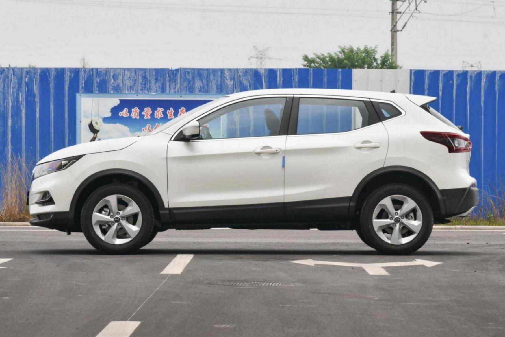 日產(chǎn)逍客舒適版:限時(shí)優(yōu)惠2.71萬(wàn)元,2.0L+獨(dú)立懸架,售9.88萬(wàn)元