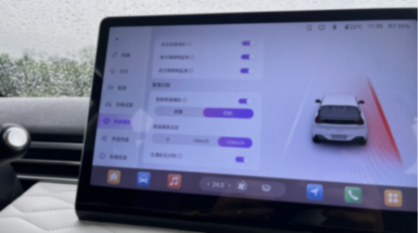 自動泊車堪比老司機?試駕A0級電車新生東風納米01