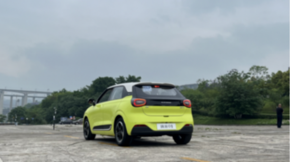 自動泊車堪比老司機?試駕A0級電車新生東風納米01