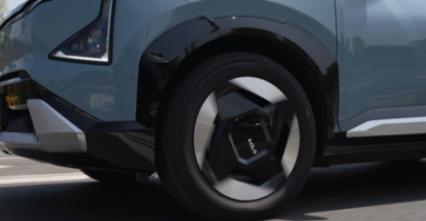 起亞EV5長續航相比宋PLUS EV,哪些地方做對了?