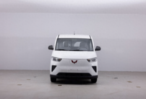新款五菱揚光6座版上市,側滑門,車長4985mm,續航300km