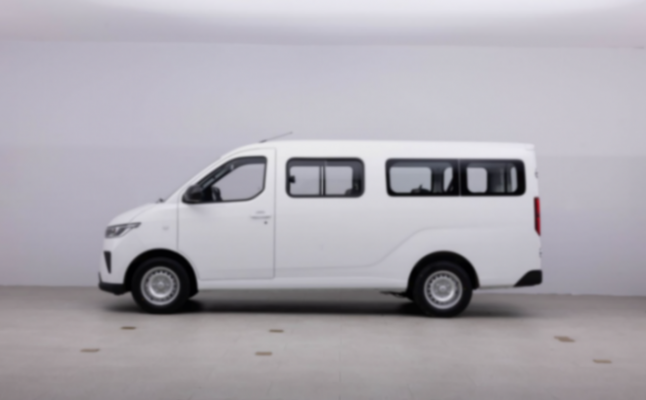 新款五菱揚光6座版上市,側滑門,車長4985mm,續航300km
