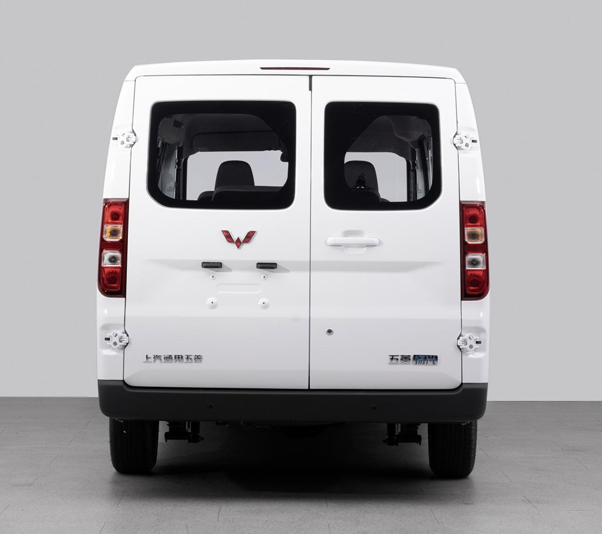 新款五菱揚光6座版上市,側滑門,車長4985mm,續航300km