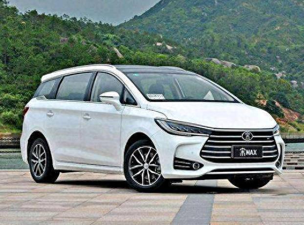比亞迪M6實(shí)車曝光,宋MAX又回來了?