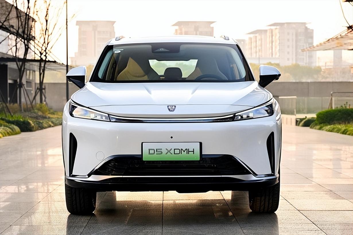 11.98萬起,榮威D5X DMH上市,續(xù)航1300km,誰是競爭對手?