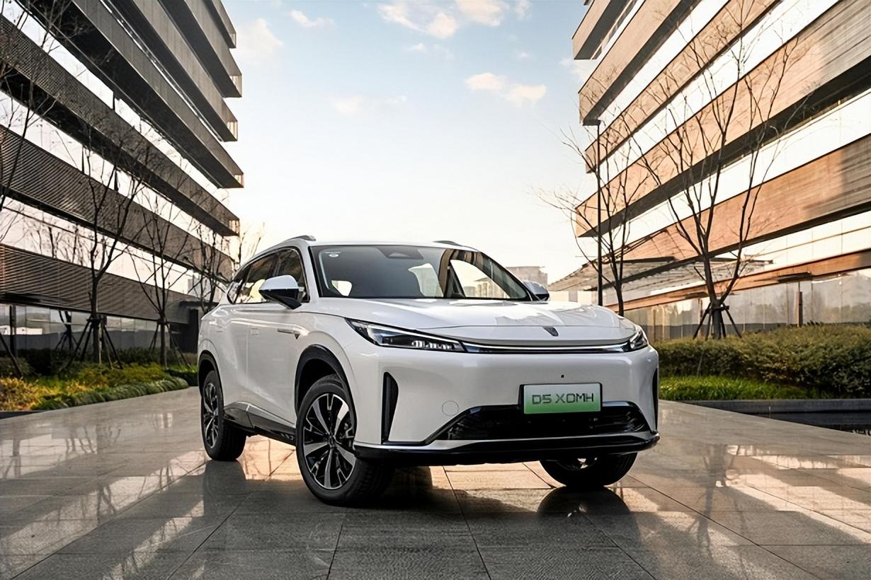 11.98萬起,榮威D5X DMH上市,續(xù)航1300km,誰是競爭對手?