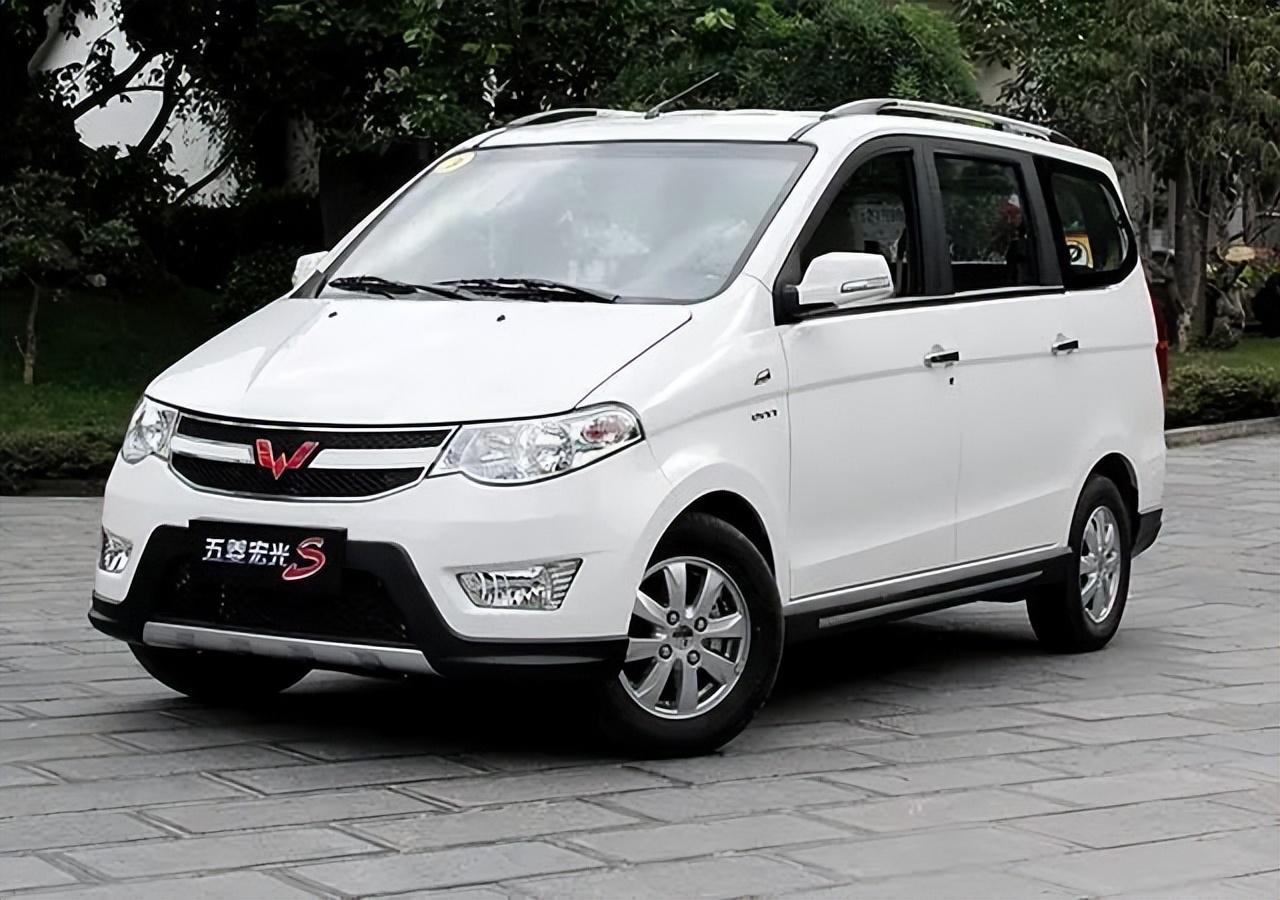 五菱宏光為什么每月銷量能賣五六千臺(tái),價(jià)格便宜空間大,養(yǎng)家神車