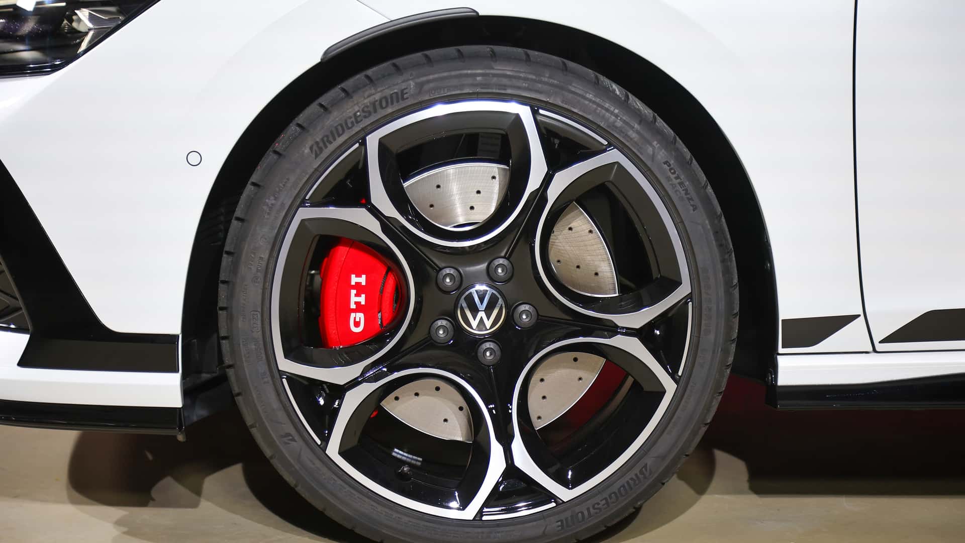 最強前驅大眾迎來更新,中期改款大眾高爾夫GTI Clubsport正式首發