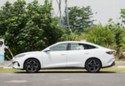 比亞迪海豹06實(shí)車(chē)進(jìn)店,與自家秦L同質(zhì)化,差異在于審美不同