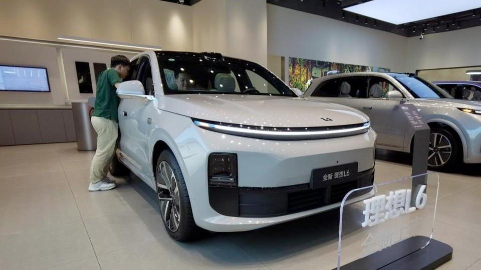 新技術(shù)續(xù)航2000公里,寧德時代增程,反撲比亞迪插混?