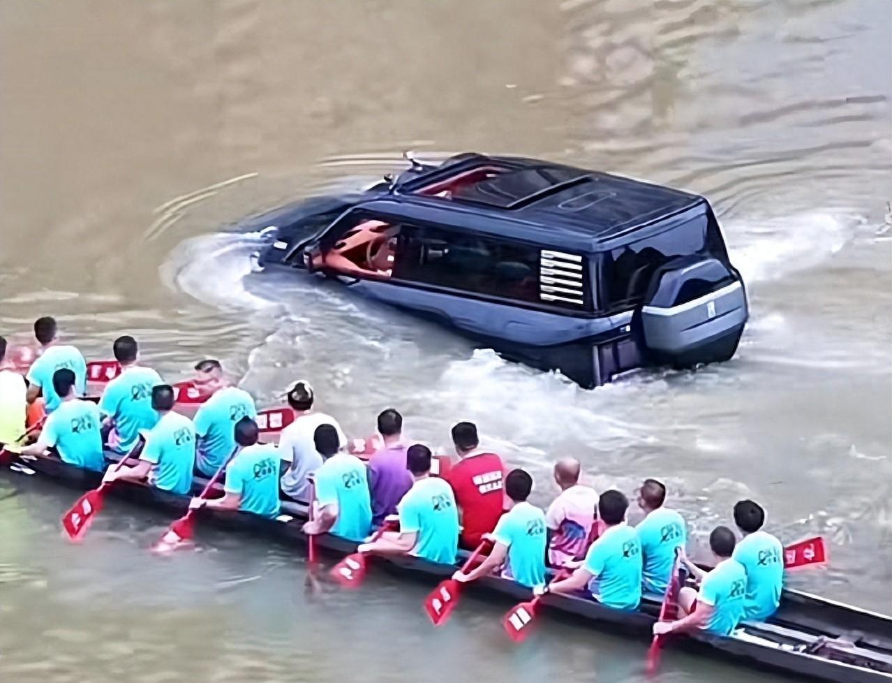 仰望U8到處下水當船開,網友:這是試車還是試命?