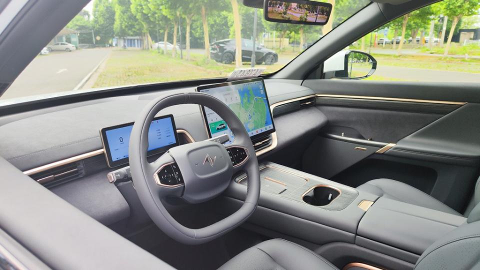 5米車長+3米軸距+6座布局,試駕東風奕派eπ008