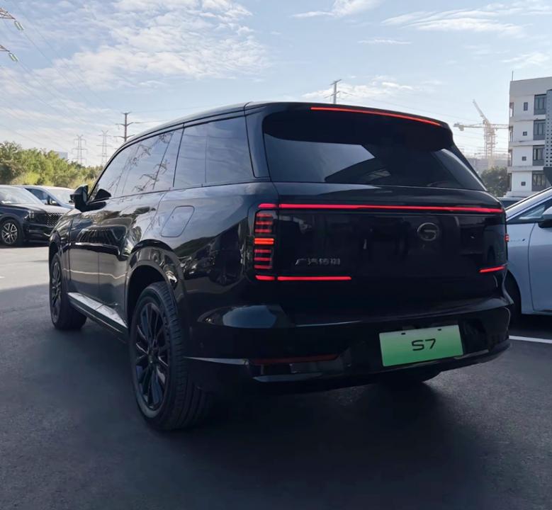 國產(chǎn)“小攬勝”要來了!廣汽傳祺S7展車到店,搭全新1.5T插混系統(tǒng)