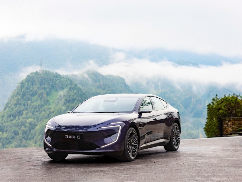 揭秘純電轎車界的“黑科技”:三款車型大對(duì)決