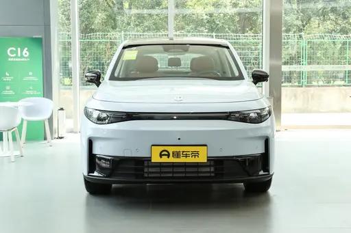支持快充,配主動剎車+下坡輔助,解析零跑C10
