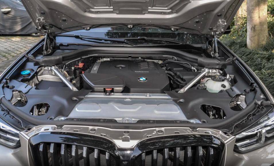 百公里油耗8.5L,定位中型SUV,試駕23款寶馬X3
