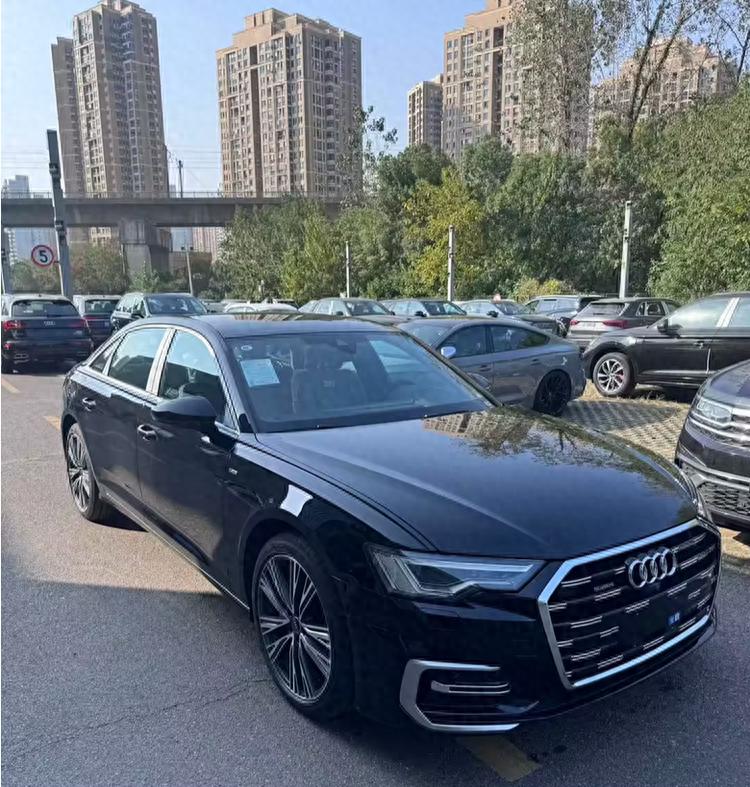 揭秘,2025款?yuàn)W迪A6L震撼登場(chǎng),汽車風(fēng)云變幻下的實(shí)力擔(dān)當(dāng)?