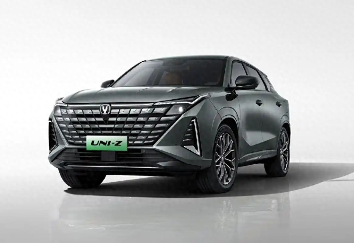 國產(chǎn)運(yùn)動轎車四強(qiáng)PK:2.0T+6秒破百,誰才是你的DreamCar?