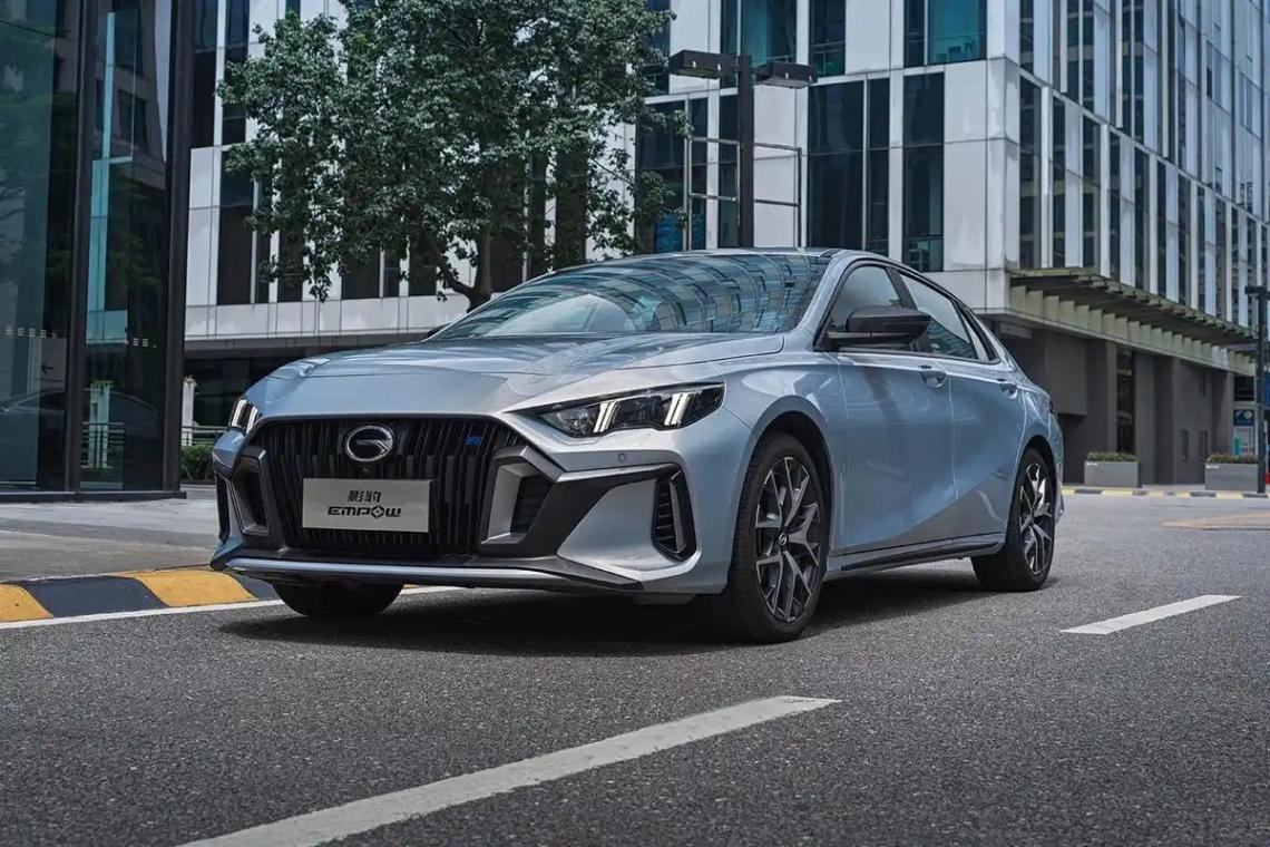 國產(chǎn)運(yùn)動轎車四強(qiáng)PK:2.0T+6秒破百,誰才是你的DreamCar?