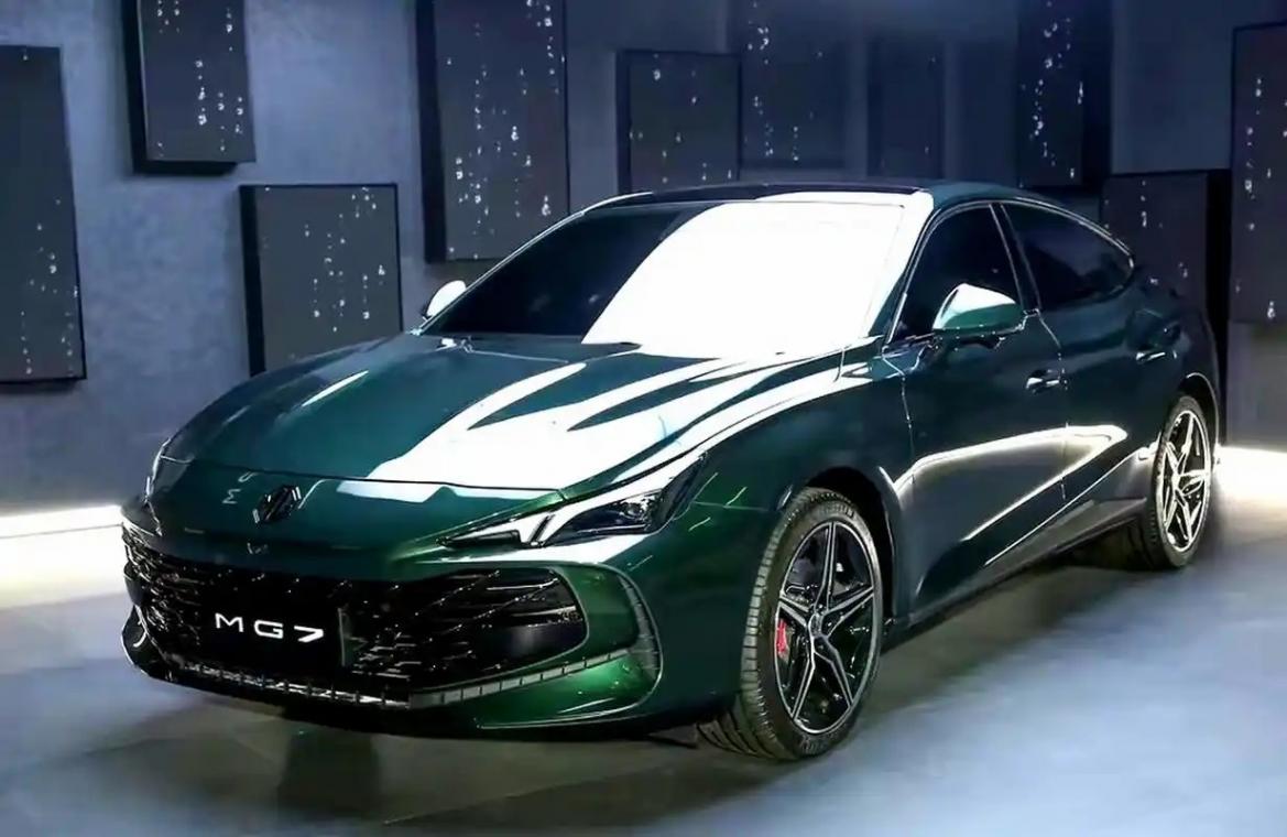 國產(chǎn)運(yùn)動轎車四強(qiáng)PK:2.0T+6秒破百,誰才是你的DreamCar?