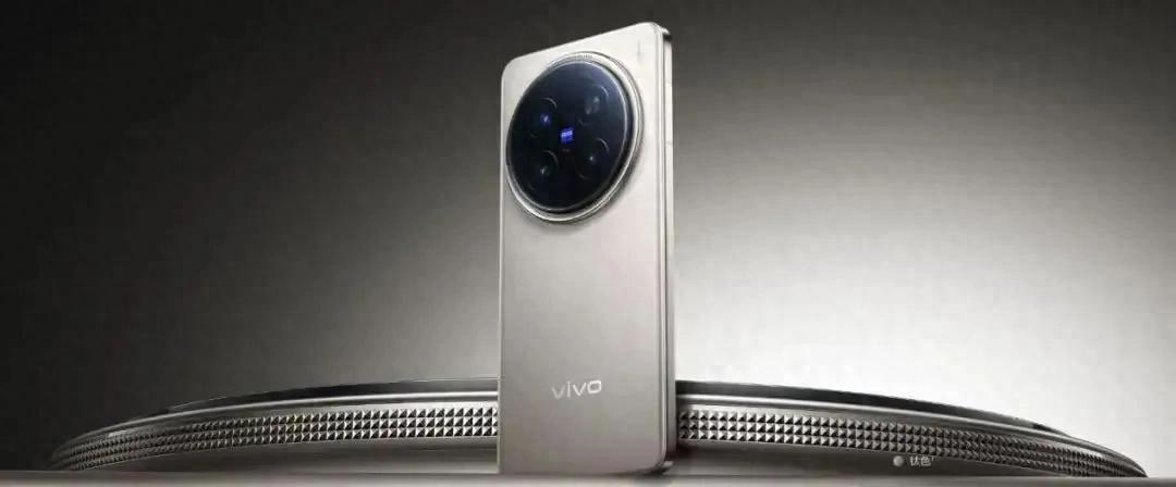 vivo X200Ultra采用了專業相機的設計思路