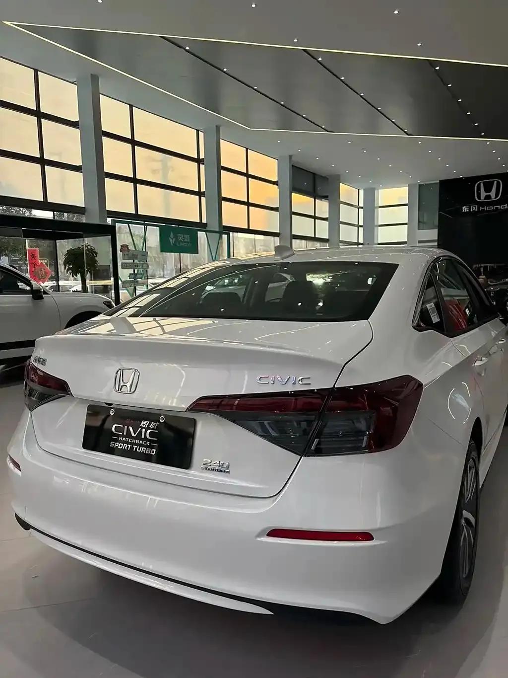 新款本田思域實車到店!換裝TYPE R同款前臉,車機升級,備胎取消