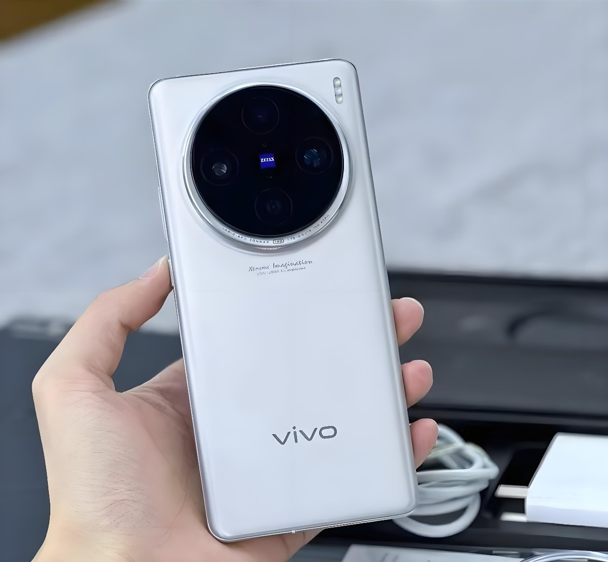 從5199元跌至3729元,16GB+1TB+蔡司影像+100W,vivo拒絕高價(jià)低配