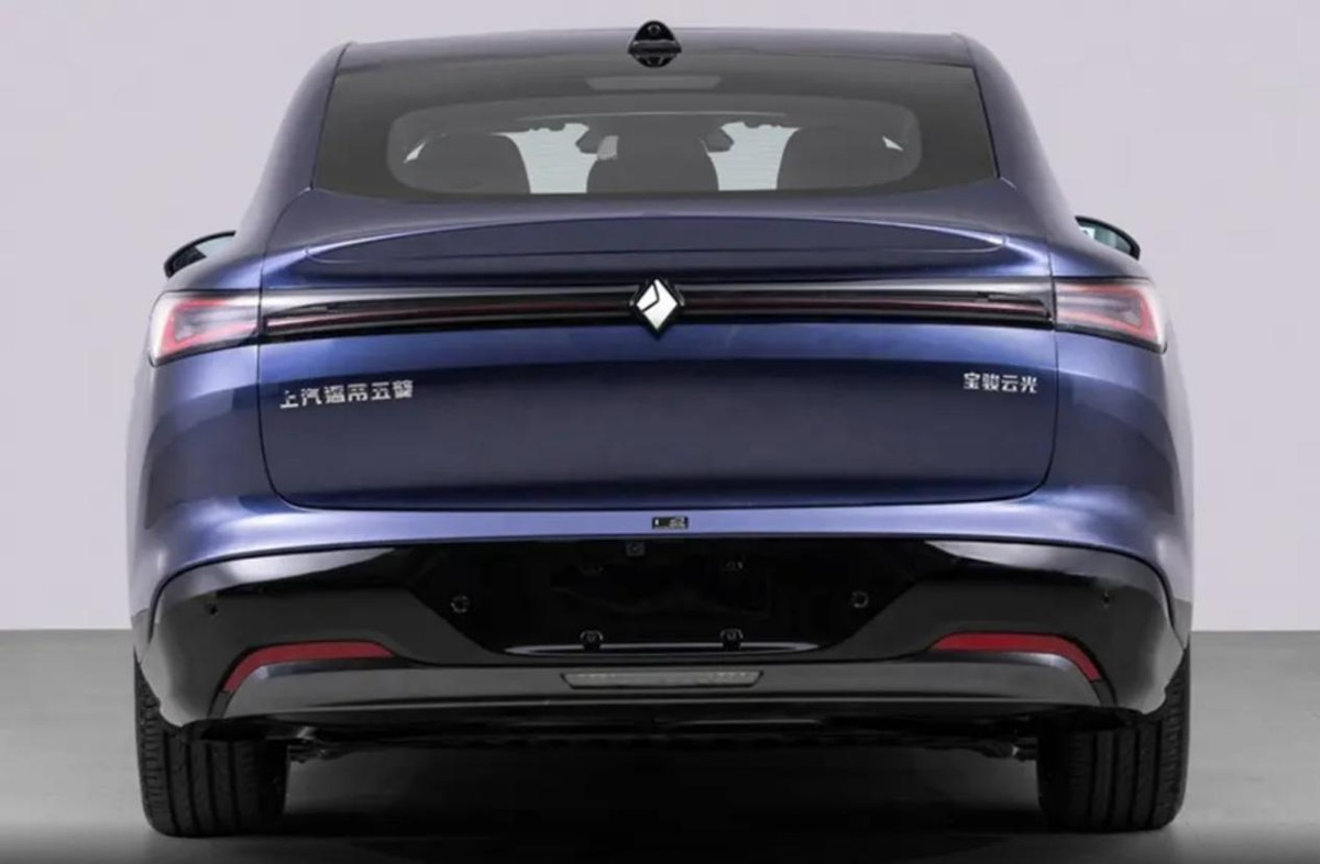 寶駿享境PHEV,12萬(wàn)級(jí)插混轎車,標(biāo)配荷蘭KONI軟硬可調(diào)減震