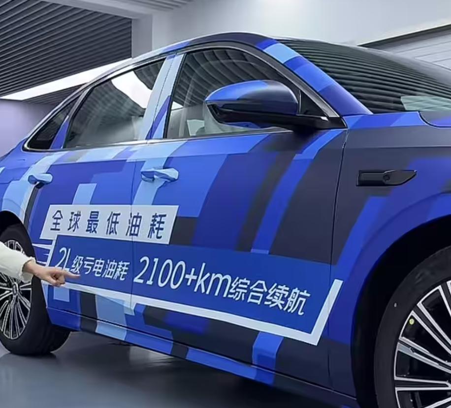 2L級饋電油耗,2100+綜合續航,吉利銀河又一款平價旗艦轎車