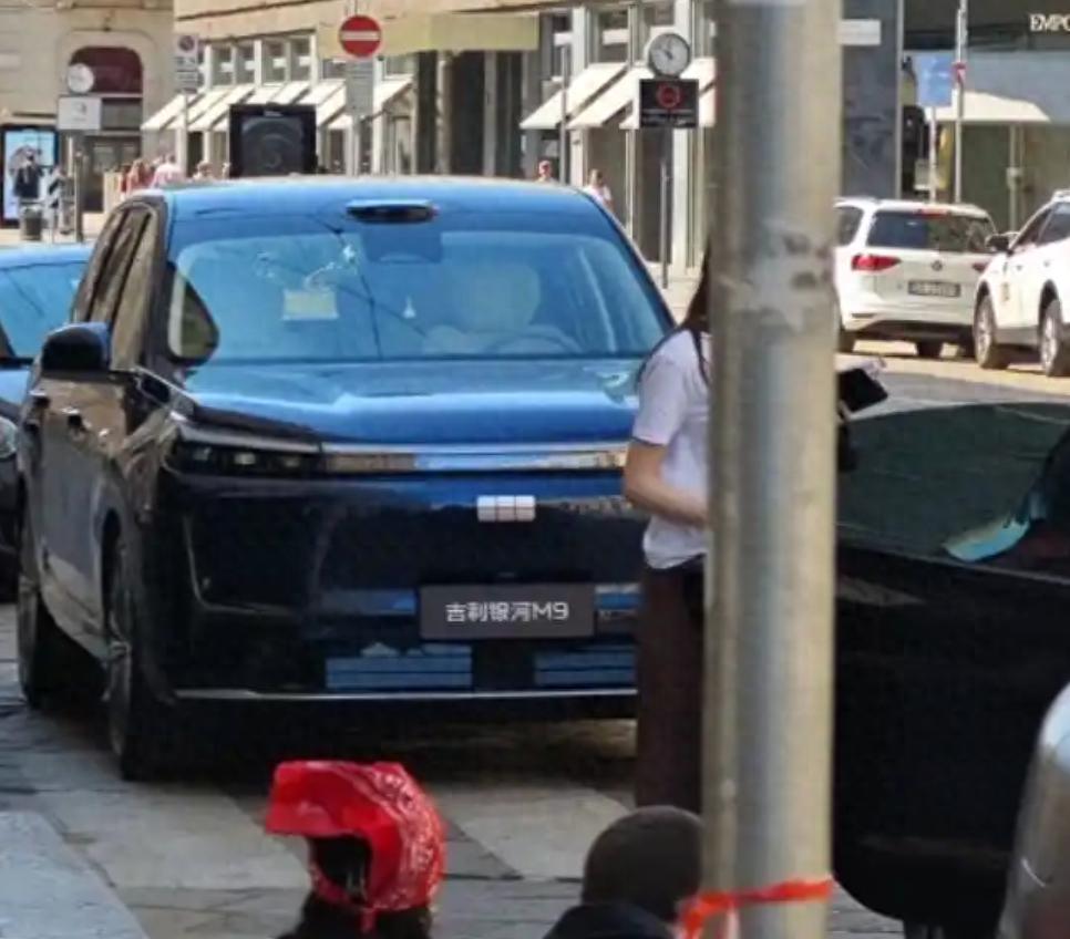 定位6座旗艦SUV,吉利銀河M9實車圖曝光,是否值得購買